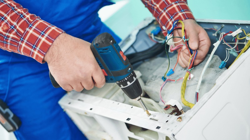 Kırkağaç Electrolux Electrolux çamaşır makinesi kart tamiri – Su almama arızası orijinal parça ile giderildi. - Teknik servis örneği